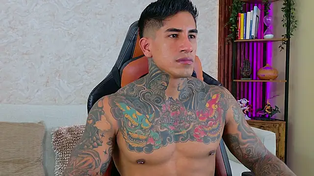 Snapshot of AdanReilly chatting on 01-18-26, 04:00 AdanReilly online show from 01-18-26, 04:00