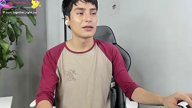 Snapshot of sebas_rose chatting on 01-05-26, 05:27 sebas rose online show from 01-05-26, 05:27