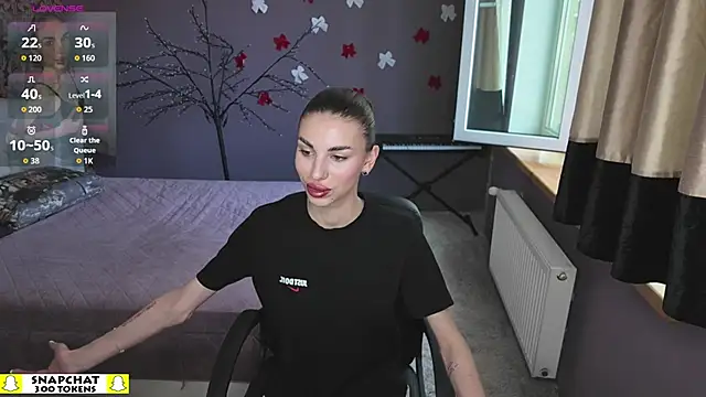 EmmyGreans online show from 04-17-26, 11:46