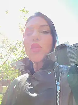 KimKelly13 online show from 05-04-26, 06:42
