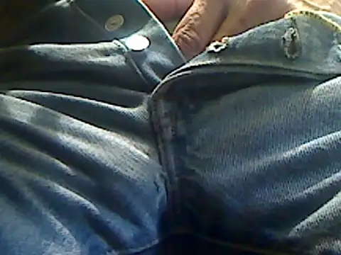 Snapshot of markluvskitty chatting on 06-05-26, 12:33 markluvskitty online show from 06-05-26, 12:33