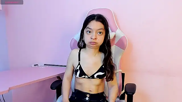 Snapshot of CharlotteMuller chatting on 11-11-25, 07:36 CharlotteMuller online show from 11-11-25, 07:36