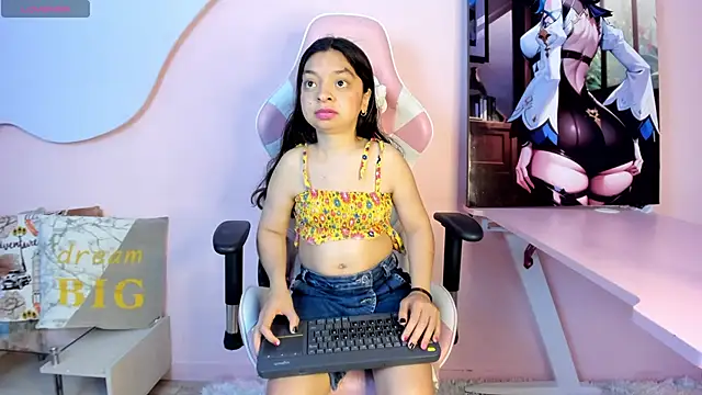 Snapshot of CharlotteMuller chatting on 02-07-26, 09:07 CharlotteMuller online show from 02-07-26, 09:07