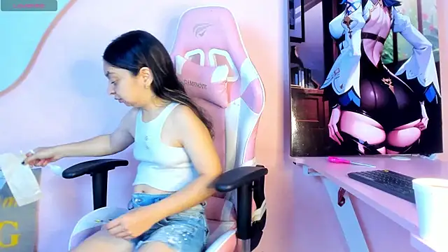 Snapshot of CharlotteMuller chatting on 02-08-26, 01:47 CharlotteMuller online show from 02-08-26, 01:47