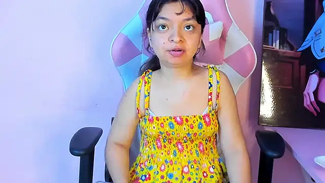 Snapshot of CharlotteMuller chatting on 02-15-26, 02:25 CharlotteMuller online show from 02-15-26, 02:25