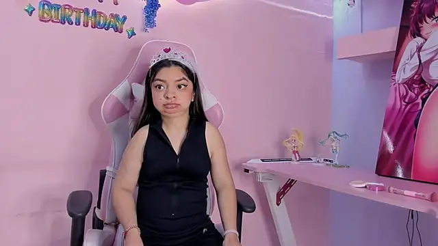 Snapshot of CharlotteMuller chatting on 03-15-26, 08:37 CharlotteMuller online show from 03-15-26, 08:37