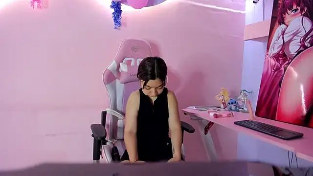 Snapshot of CharlotteMuller chatting on 03-22-26, 02:42 CharlotteMuller online show from 03-22-26, 02:42