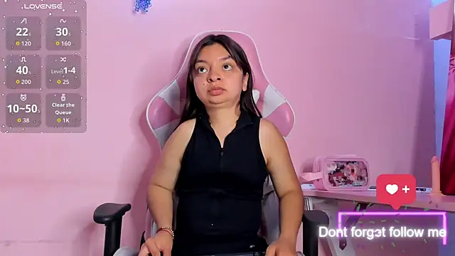 Snapshot of CharlotteMuller chatting on 03-28-26, 08:08 CharlotteMuller online show from 03-28-26, 08:08