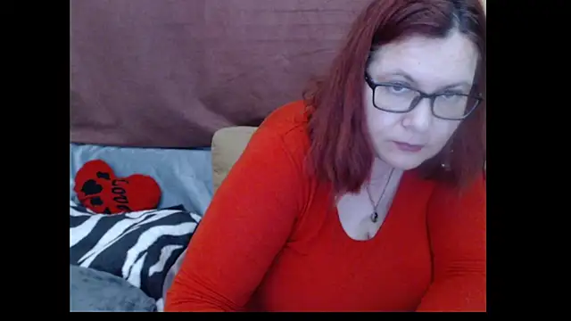 Snapshot of PlayfullMature chatting on 04-19-26, 06:10 PlayfullMature online show from 04-19-26, 06:10