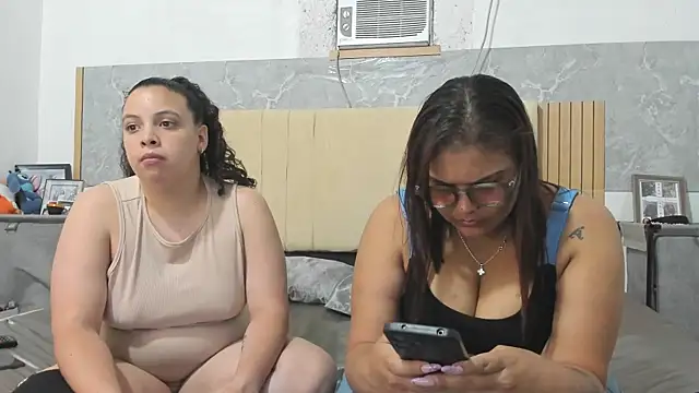 Snapshot of Danielaandximena chatting on 06-17-26, 02:47 Danielaandximena online show from 06-17-26, 02:47