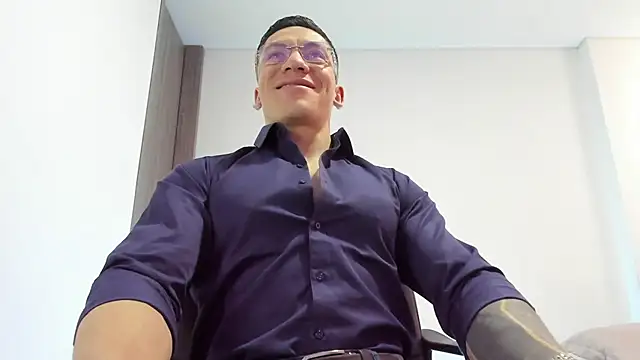 Snapshot of aquiles_51 chatting on 06-12-26, 05:45 aquiles 51 online show from 06-12-26, 05:45