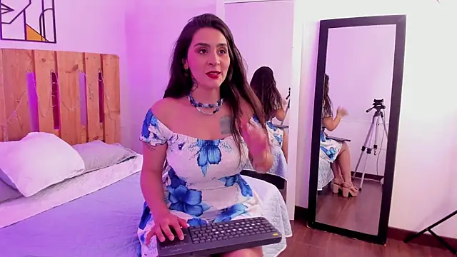 Snapshot of emily_amaya chatting on 07-07-26, 08:35 emily amaya online show from 07-07-26, 08:35