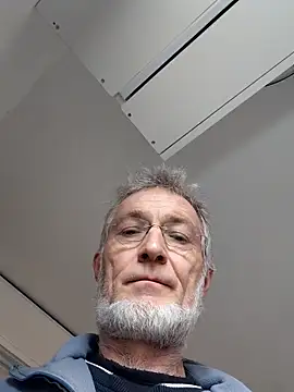 Snapshot of 60philippe chatting on 02-19-26, 10:11 60philippe online show from 02-19-26, 10:11