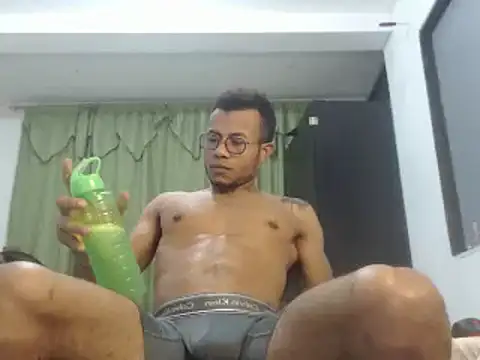 Snapshot of grandominantex1 chatting on 02-16-25, 02:09 grandominantex1 online show from 02-16-25, 02:09