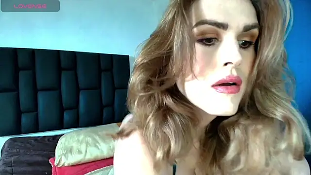 Snapshot of Aurora_doll23 chatting on 04-28-26, 07:52 Aurora doll23 online show from 04-28-26, 07:52