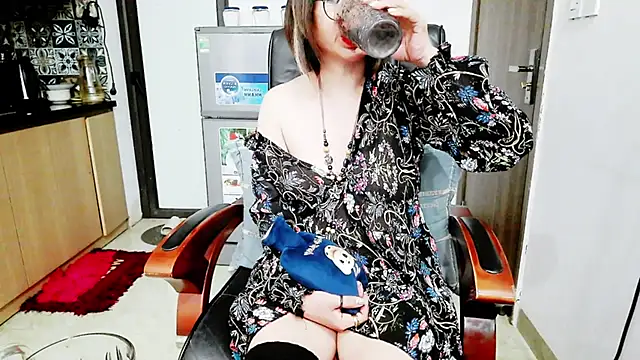 Miu-Le online show from 12-13-25, 08:47