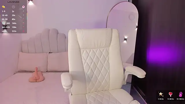 Snapshot of AmberLewis_ chatting on 02-13-26, 10:50 AmberLewis online show from 02-13-26, 10:50