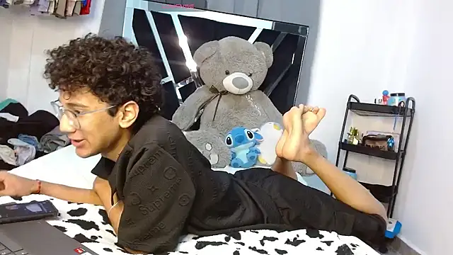 harrytwink18 online show from 02-19-26, 06:15