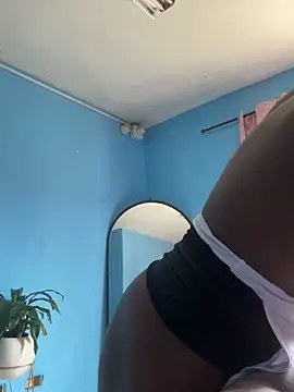 IsabellaBromsS online show from 03-28-26, 05:23