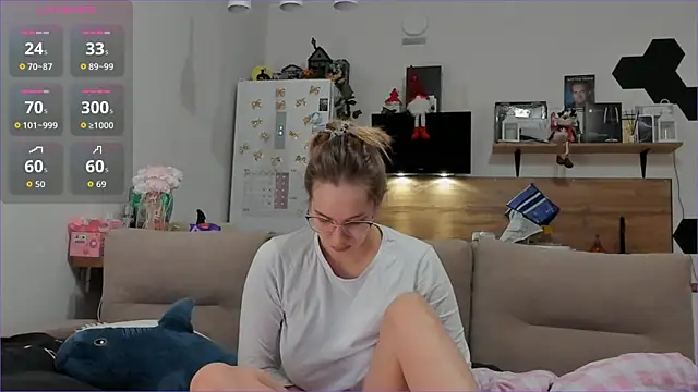 Snapshot of Girl_alone_home chatting on 02-06-26, 03:44 Girl alone home online show from 02-06-26, 03:44