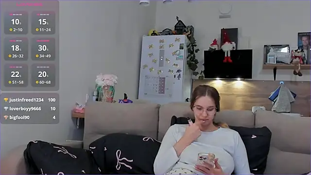 Snapshot of Girl_alone_home chatting on 02-07-26, 04:16 Girl alone home online show from 02-07-26, 04:16