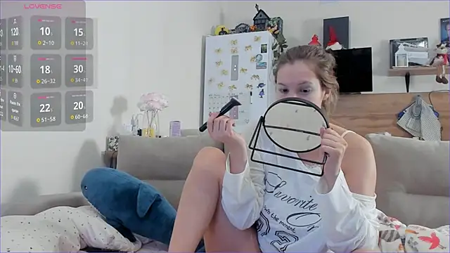 Snapshot of Girl_alone_home chatting on 02-26-26, 03:38 Girl alone home online show from 02-26-26, 03:38