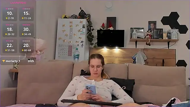 Snapshot of Girl_alone_home chatting on 03-08-26, 02:04 Girl alone home online show from 03-08-26, 02:04