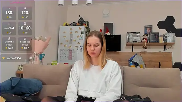 Snapshot of Girl_alone_home chatting on 03-26-26, 03:50 Girl alone home online show from 03-26-26, 03:50