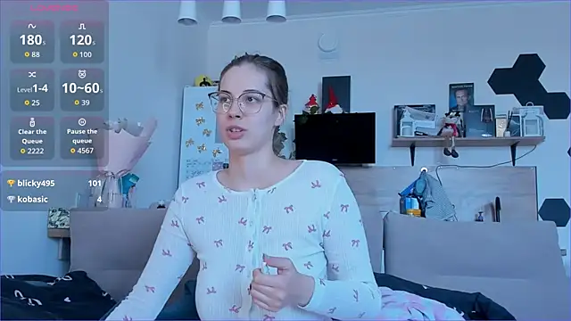 Snapshot of Girl_alone_home chatting on 03-27-26, 08:26 Girl alone home online show from 03-27-26, 08:26