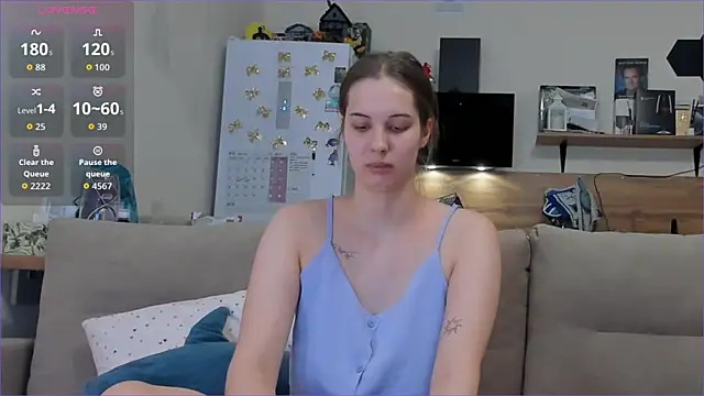 Snapshot of Girl_alone_home chatting on 04-08-26, 03:12 Girl alone home online show from 04-08-26, 03:12