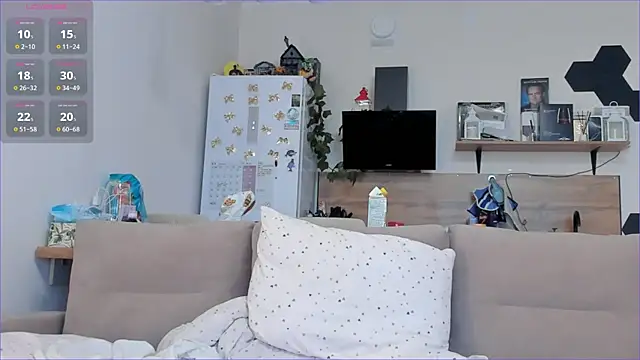 Snapshot of Girl_alone_home chatting on 04-12-26, 02:55 Girl alone home online show from 04-12-26, 02:55