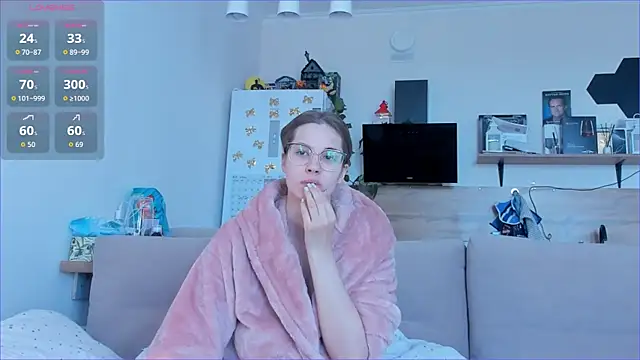 Snapshot of Girl_alone_home chatting on 04-13-26, 03:56 Girl alone home online show from 04-13-26, 03:56