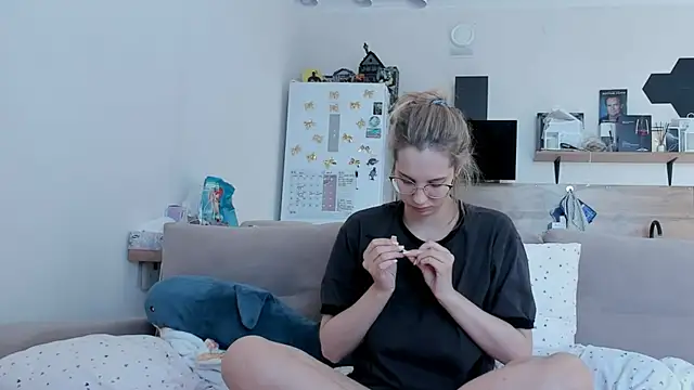 Girl alone home online show from 05-18-26, 02:29