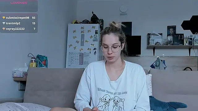 Girl alone home online show from 05-31-26, 05:04