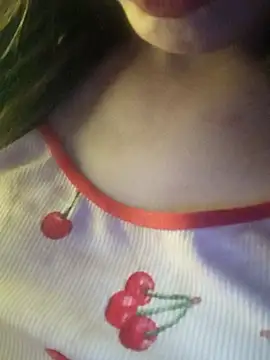 Snapshot of youka_tr chatting on 06-18-26, 12:33 youka tr online show from 06-18-26, 12:33