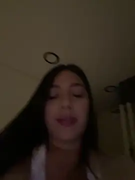 Latina vanessa online show from 04-22-26, 01:52