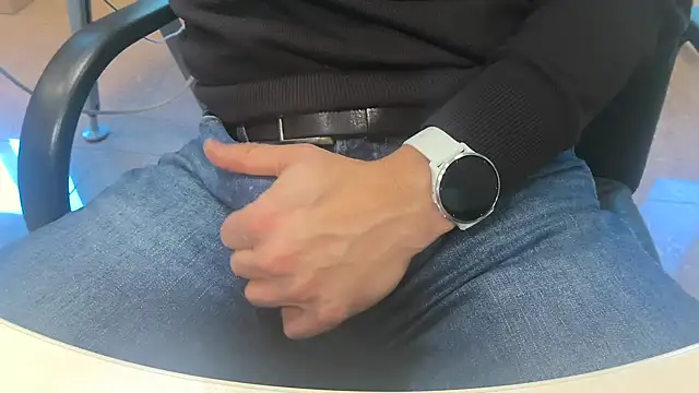 alessandroman2114 online show from 04-01-26, 04:37