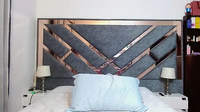 KarlaTesg online show from 12-02-25, 10:42