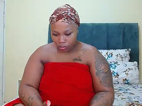 curvycloe1 online show from 04-21-26, 07:03