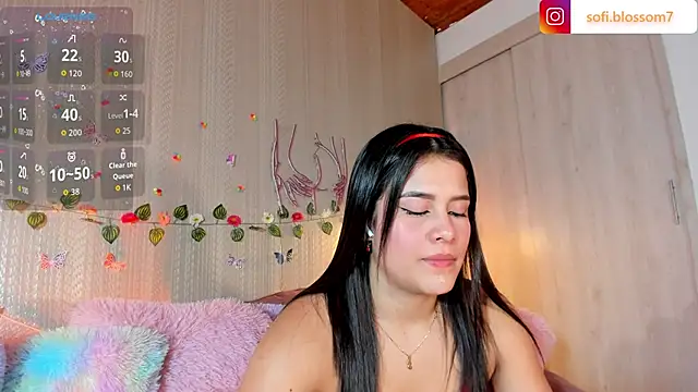 Snapshot of Sofi_Blossom chatting on 06-26-26, 07:51 Sofi Blossom online show from 06-26-26, 07:51