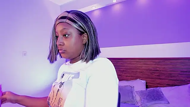 Adelehottman online show from 03-18-26, 12:08