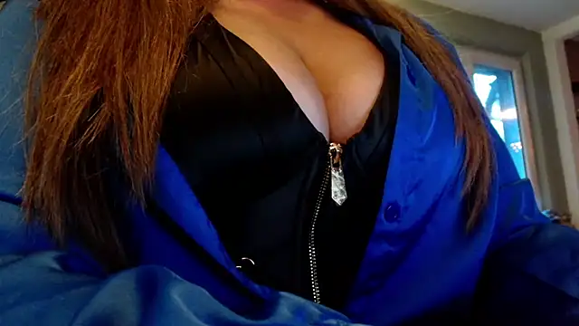 Excited-Julia online show from 05-31-26, 07:04