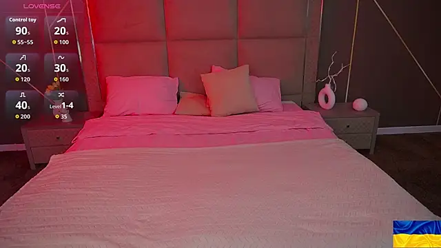 Snapshot of SusieWood chatting on 10-26-25, 08:48 SusieWood online show from 10-26-25, 08:48