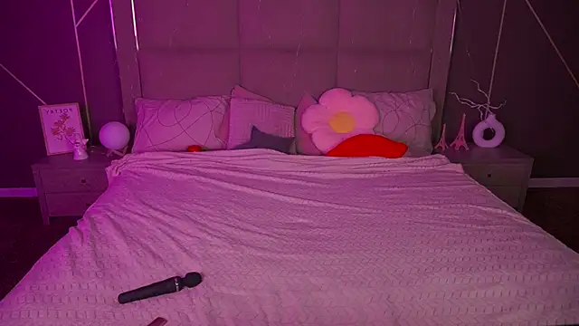 Snapshot of SusieWood chatting on 02-28-26, 09:05 SusieWood online show from 02-28-26, 09:05