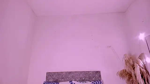carolinemiller7 online show from 05-31-26, 07:37