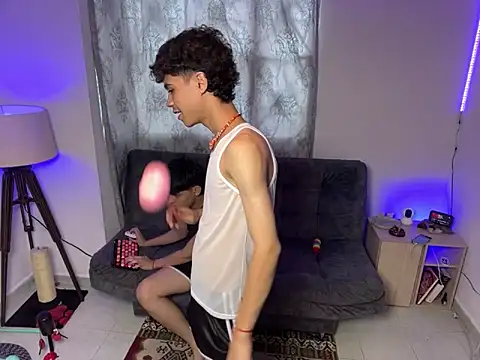 MyLatinHotBoys online show from 03-06-25, 08:27