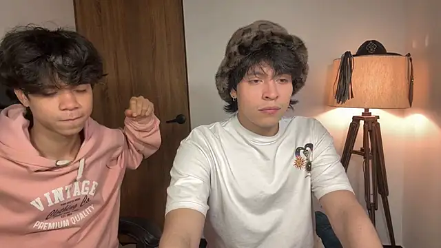 MyLatinHotBoys online show from 04-12-26, 09:42