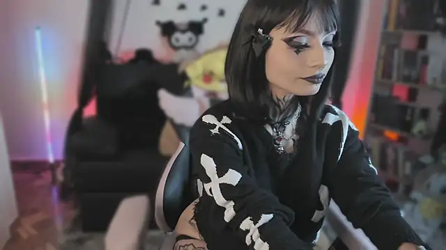 Naomii Soto online show from 04-18-26, 04:55