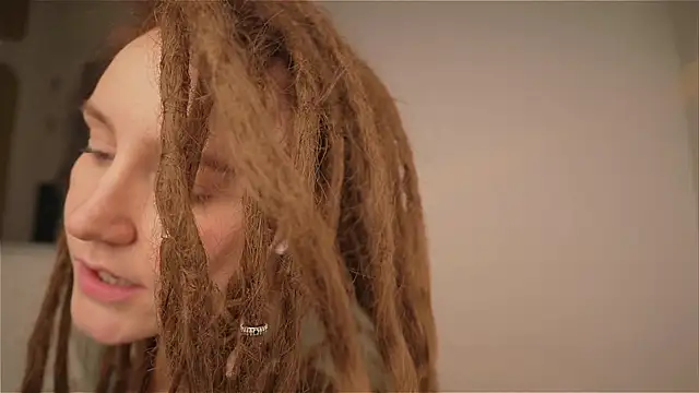 Snapshot of Winnie_sweet chatting on 04-04-26, 02:14 Winnie sweet online show from 04-04-26, 02:14