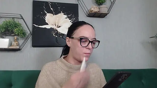 IzabelllNoir online show from 02-11-26, 08:30